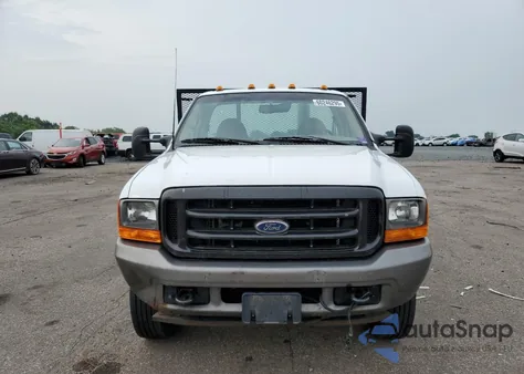 2001 Ford F550 Super Duty из США, поврежденный, VIN 1FDAF56FX1EC17146